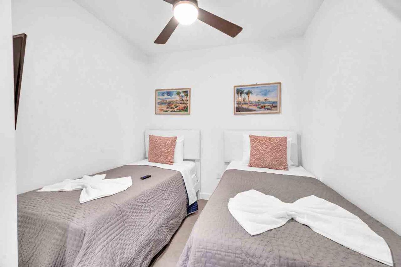 Appartamento Modern Unit In Downtown With Free Parking *