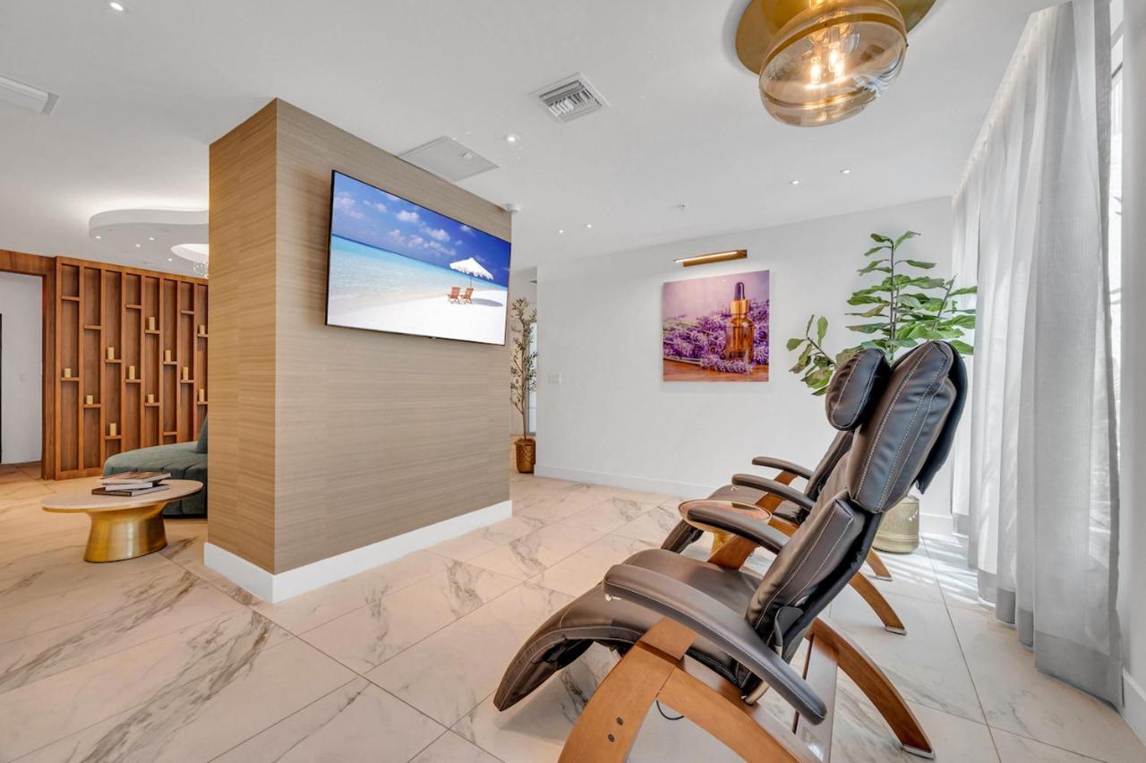 Modern Unit In Downtown With Free Parking Appartamento *