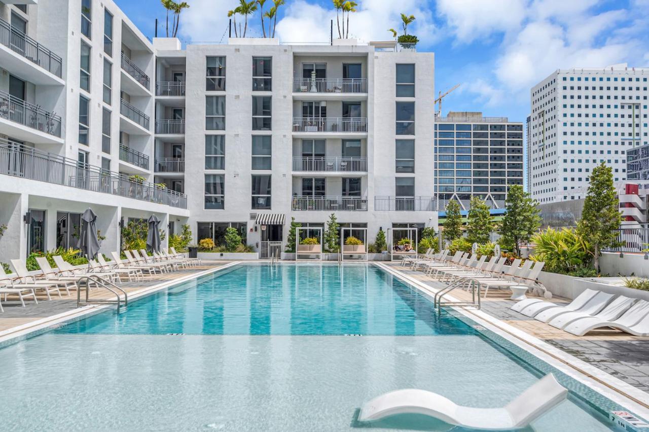 Modern Unit In Downtown With Free Parking Appartamento *