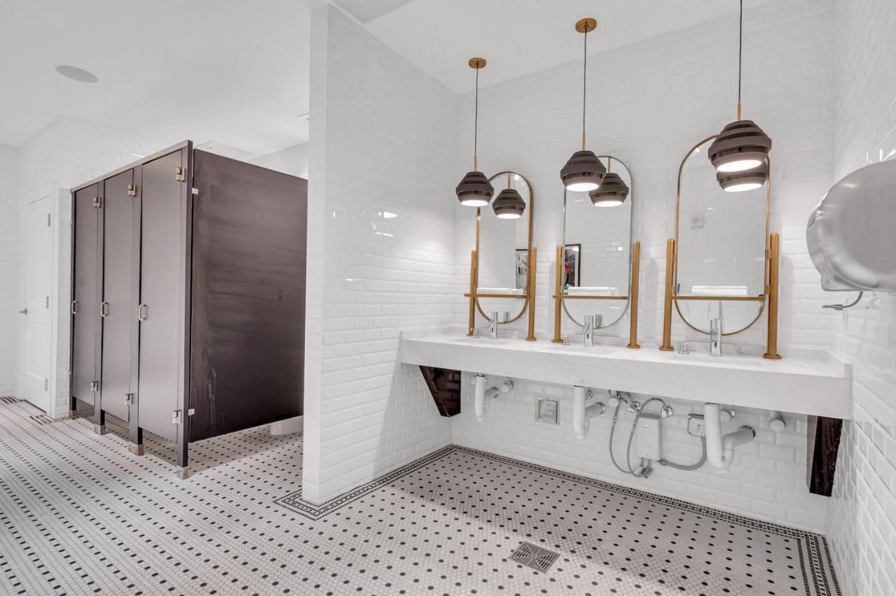 Appartamento Modern Unit In Downtown With Free Parking *